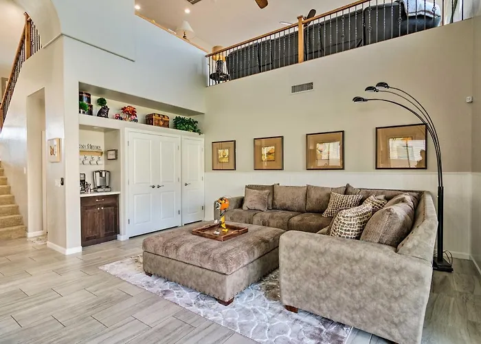 Group Fun In Glendale! Getaway W/ Private Pool