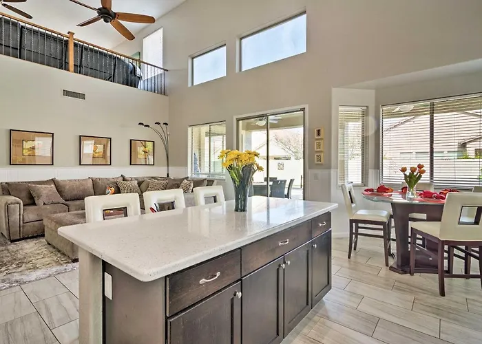 Group Fun In Glendale! Getaway W/ Private Pool