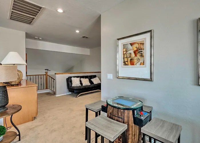 Holiday home Group Fun In Glendale! Getaway W/ Private Pool Glendale