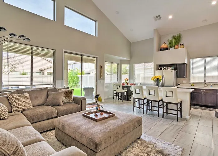 Holiday home Group Fun In Glendale! Getaway W/ Private Pool Glendale