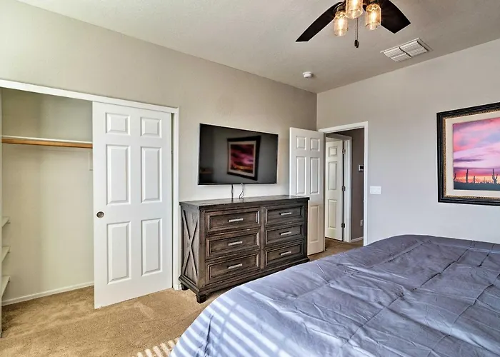 Group Fun In Glendale! Getaway W/ Private Pool Holiday home *