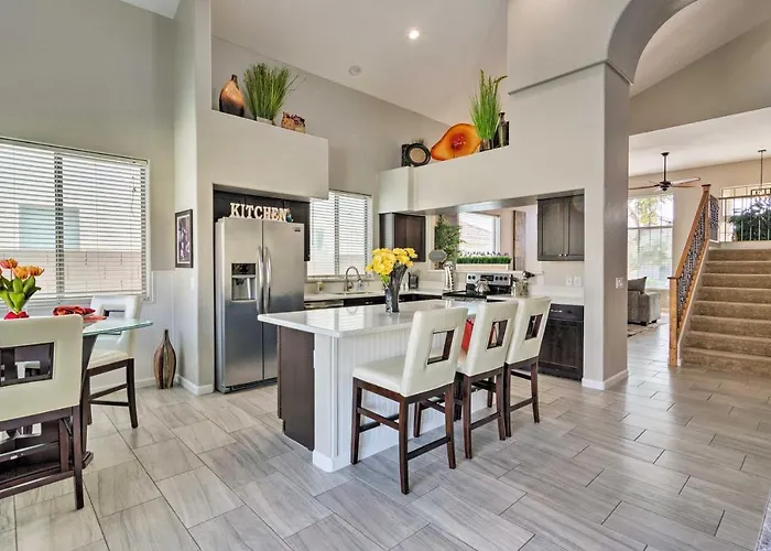 Holiday home Group Fun In Glendale! Getaway W/ Private Pool Glendale