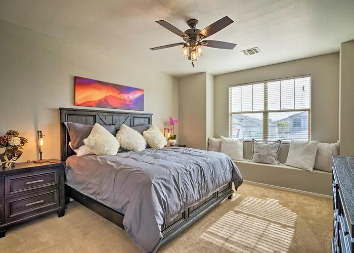 Group Fun In Glendale! Getaway W/ Private Pool Holiday home Glendale