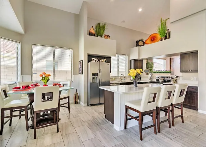 Group Fun In Glendale! Getaway W/ Private Pool Holiday home *